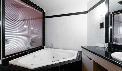 Habitación ejecutiva, bañera de hidromasaje, vistas al lago