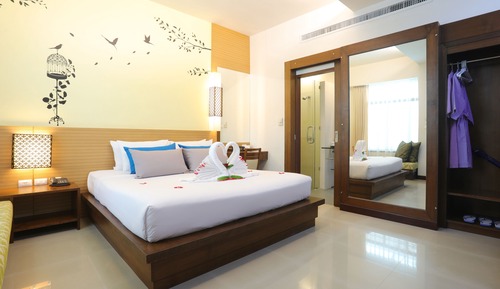 Habitación Deluxe, acceso a la piscina