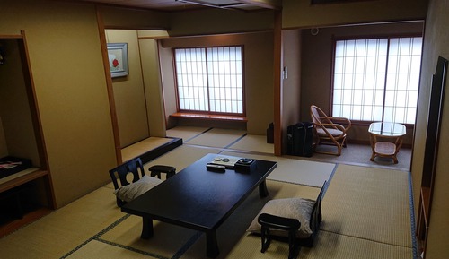 Habitación tradicional, varias camas