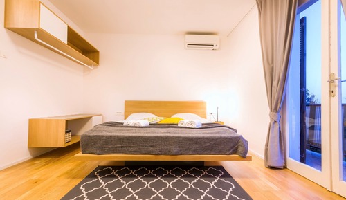 Apartamento de diseño, 1 cama de matrimonio grande, cocina básica, vistas al jardín