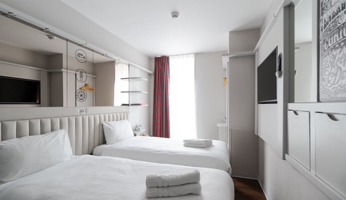 Habitación clásica con 2 camas individuales