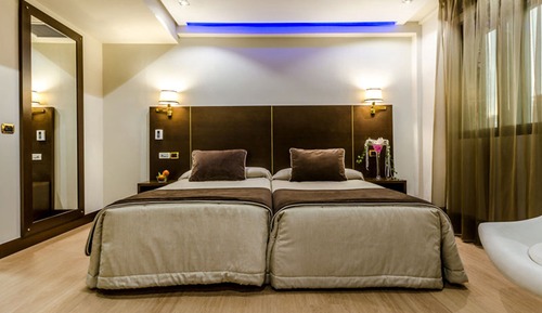 Habitación clásica con 2 camas individuales, baño privado