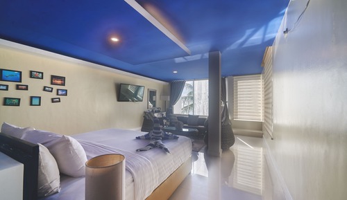 Diamond Suite 