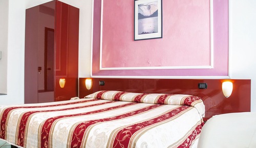 Habitación estándar con 1 cama doble o 2 individuales