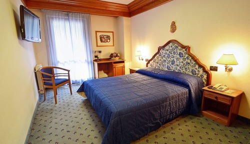 Habitación Confort con 1 cama doble o 2 individuales