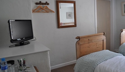 Habitación estándar con 2 camas individuales, baño privado