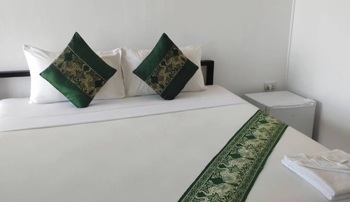Deluxe Beach Bungalow A/C