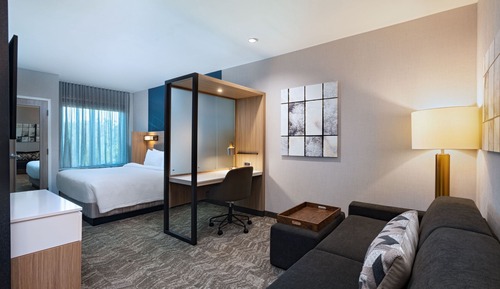 Suite, 1 cama de matrimonio grande (Mobility Accessible, Roll-in Shower)