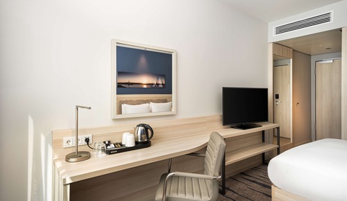 Habitación, 1 cama de matrimonio con sofá cama, no fumadores, vistas al puerto