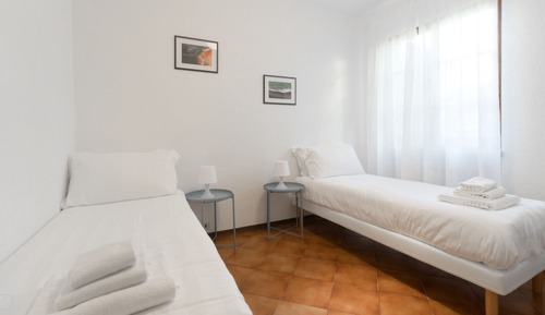 Apartamento, 2 habitaciones, patio (C2)