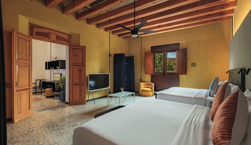 Master Executive Suite 2Beds