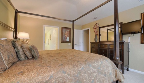 Casa (2540 Windsor Hills)