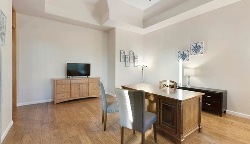 Casa (Multiple Bedrooms)
