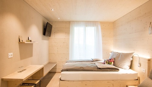 Habitación superior con 1 cama doble o 2 individuales