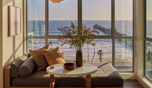 Estudio, frente al mar (Sanctuary)