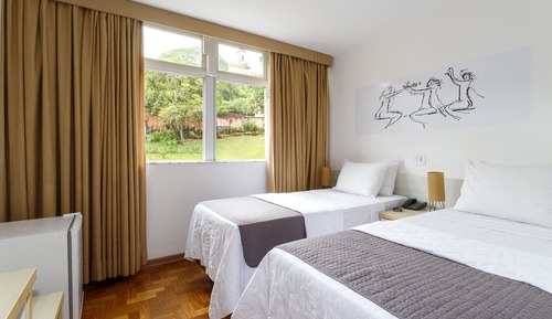 Habitación estándar con 1 cama doble o 2 individuales