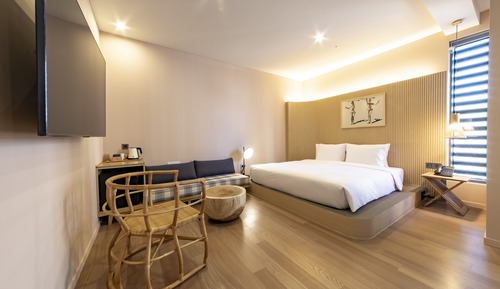 Signature Double Room (Free Swimming Pool)
