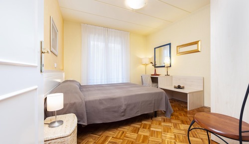 Apartamento, varias camas, balcón