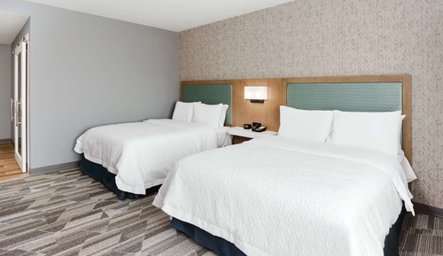 Habitación, 2 camas de matrimonio, accesible para personas con discapacidad, bañera