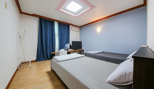 Room (Main Building - Twin Room)