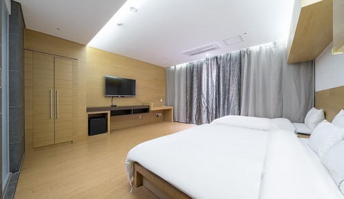 Room (Royal VIP Twin (Laundry OTT Extra Cha)