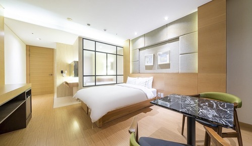 Room (Sky View - Terrace Double (Free laund)
