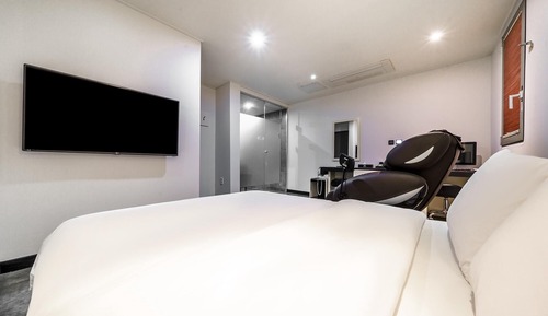 Room (Business Double Room (OTT))