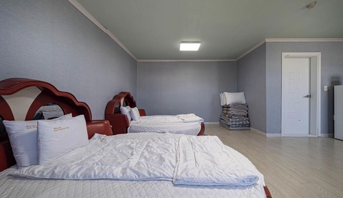 Room (Pension A)