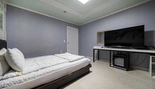 Room (Double)