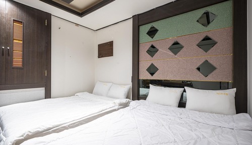 Room (2+2 rooms (double+double))