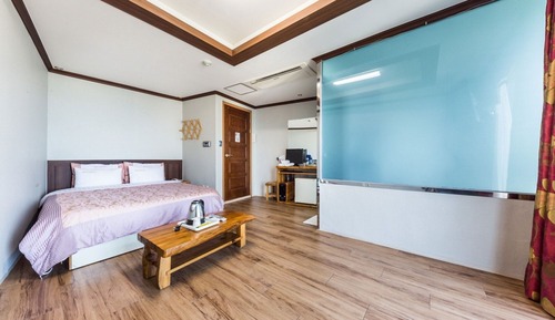 Room (Standard)