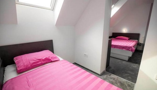Apartamento (Two-bedroom Apartment)