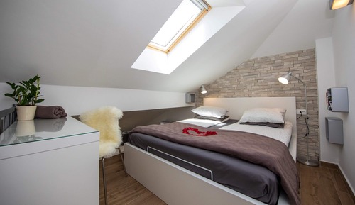 Estudio (Studio Apartment with Hot Tub)