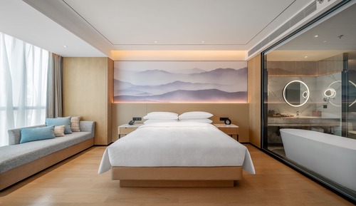 Habitación superior, 1 cama de matrimonio grande, vistas a la ciudad