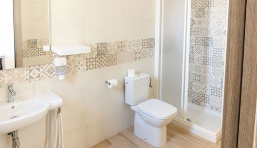 Habitación básica doble sin balcón