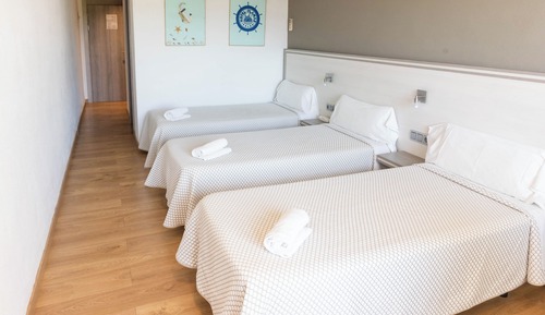 Habitación triple, terraza (2 adults + 1 child)