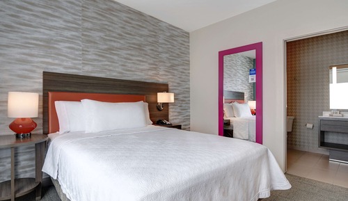 Suite, 1 cama de matrimonio, accesible para personas con discapacidad, no fumadores (Hearing)