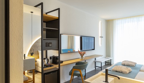 Suite junior, vistas al mar (Front)
