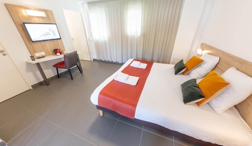 Habitación superior con 1 cama doble o 2 individuales