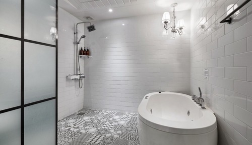 Room (VIP Suite)