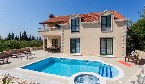 Villa (Four Bedroom Apartment - Balconies an)