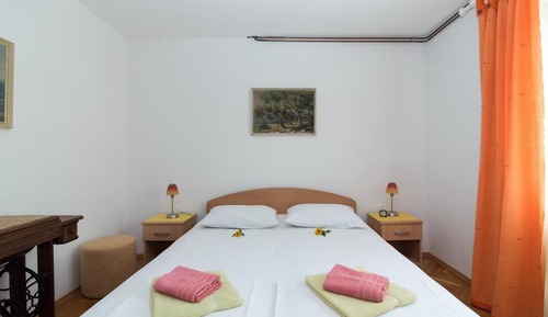 Apartamento (One Bedroom Apartment with Terrace A2)