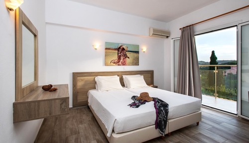 Habitación familiar, vistas al jardín