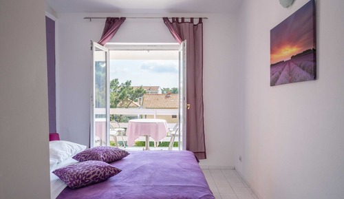 Apartamento (1 Bedroom Apt with Balcony - Lavander)
