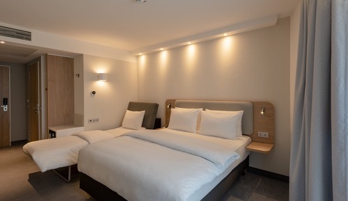 Habitación estándar, 1 cama de matrimonio con sofá cama