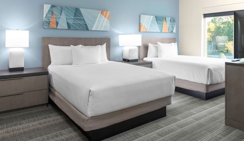 Suite estudio, accesible para personas con discapacidad, bañera (2 Queen Beds with Sofa Bed)