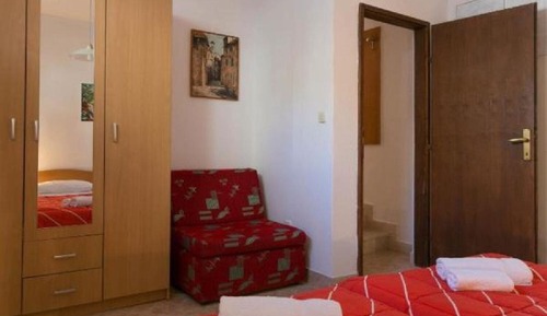 Apartamento (One-Bedroom Apartment with Balcony)