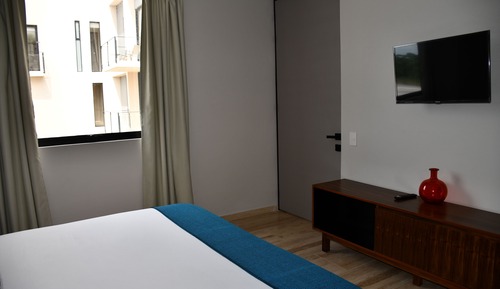 Apartamento de lujo, 1 habitación, balcón, vistas parciales al mar