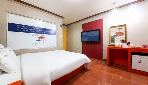 Room (Deluxe Room (No-Hard Couple 2PC))