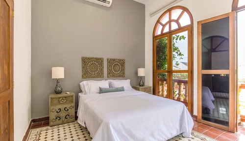 Apartamento, 2 habitaciones, balcón, vistas a la piscina